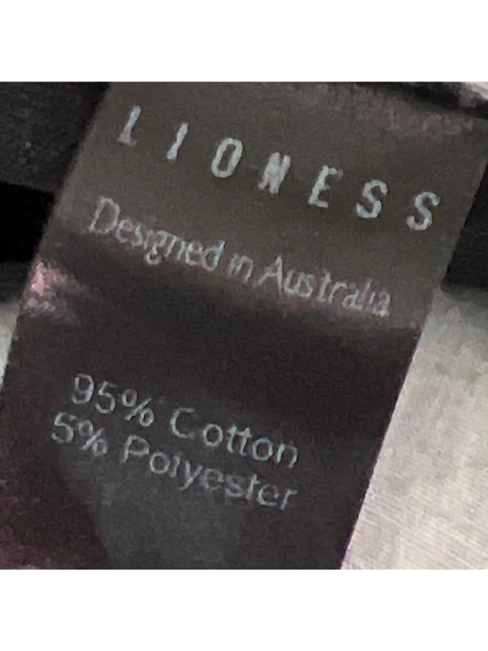 LIONESS Two Tone Horseshoe Barrel Leg Jeans Blue & Black Sz S NWOT - Picture 7 of 9